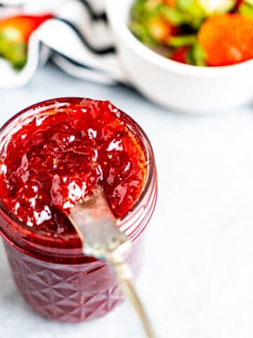 strawberry jam featured image.